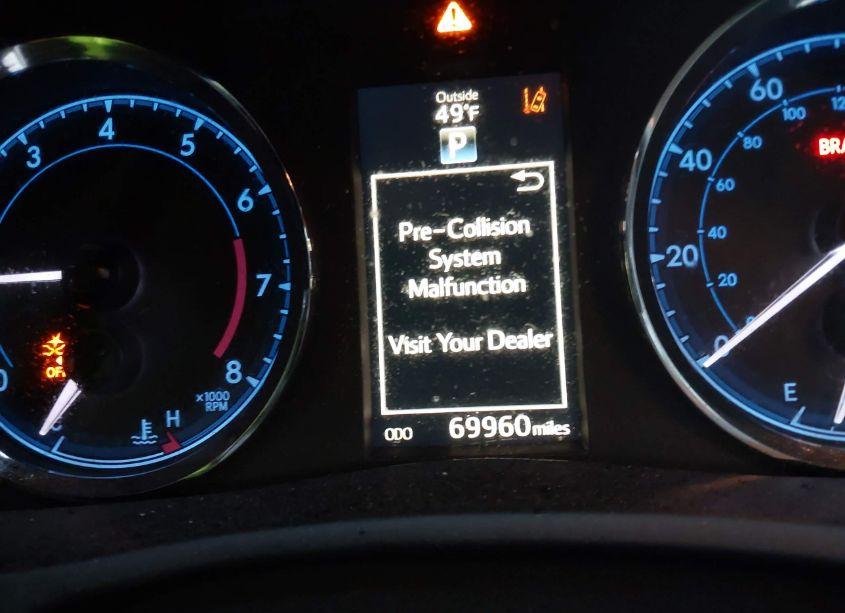 Photo 7 of 2018 Toyota Corolla SE (VIN 5YFBURHE4JP799726)