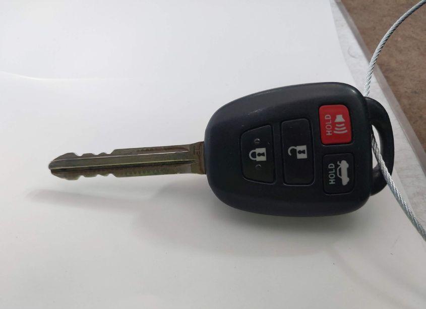 Photo 11 of 2018 Toyota Corolla LE (VIN 5YFBURHE4JP802656)