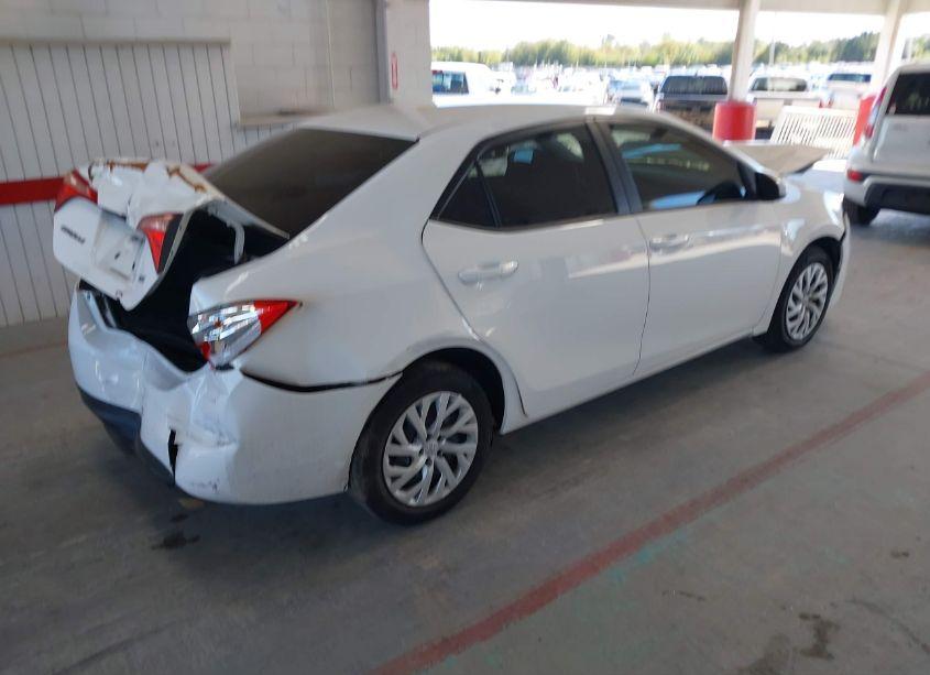Photo 4 of 2018 Toyota Corolla LE (VIN 5YFBURHE4JP802656)