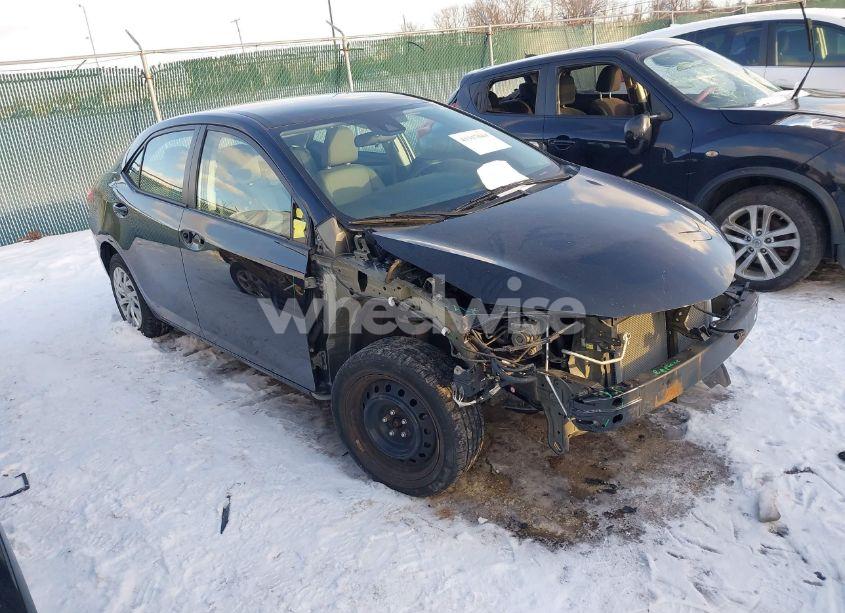 2018 Toyota Corolla LE (VIN 5YFBURHE4JP803113) main photo