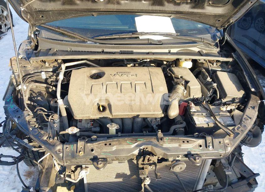 Photo 10 of 2018 Toyota Corolla LE (VIN 5YFBURHE4JP803113)