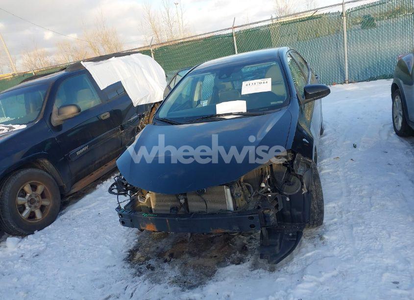 Photo 13 of 2018 Toyota Corolla LE (VIN 5YFBURHE4JP803113)