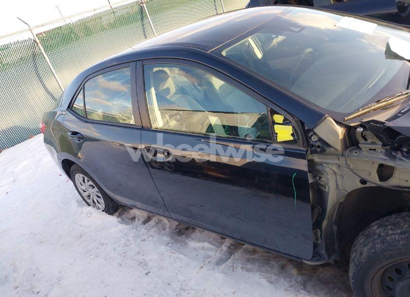 Photo 14 of 2018 Toyota Corolla LE (VIN 5YFBURHE4JP803113)