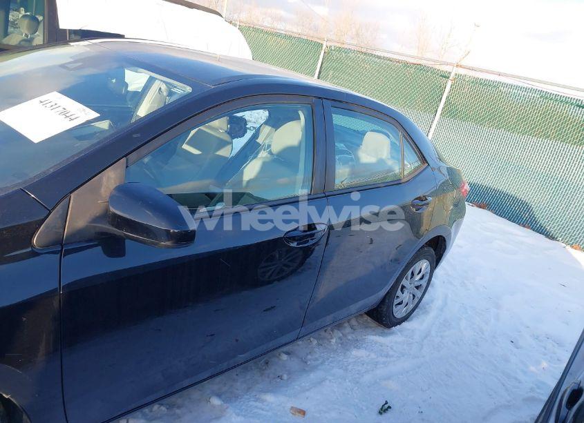 Photo 15 of 2018 Toyota Corolla LE (VIN 5YFBURHE4JP803113)