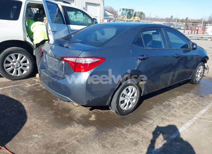 Photo 4 of 2018 Toyota Corolla L (VIN 5YFBURHE4JP803869)