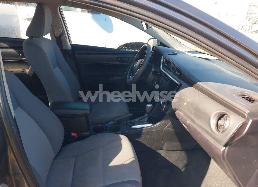 Photo 5 of 2018 Toyota Corolla L (VIN 5YFBURHE4JP803869)