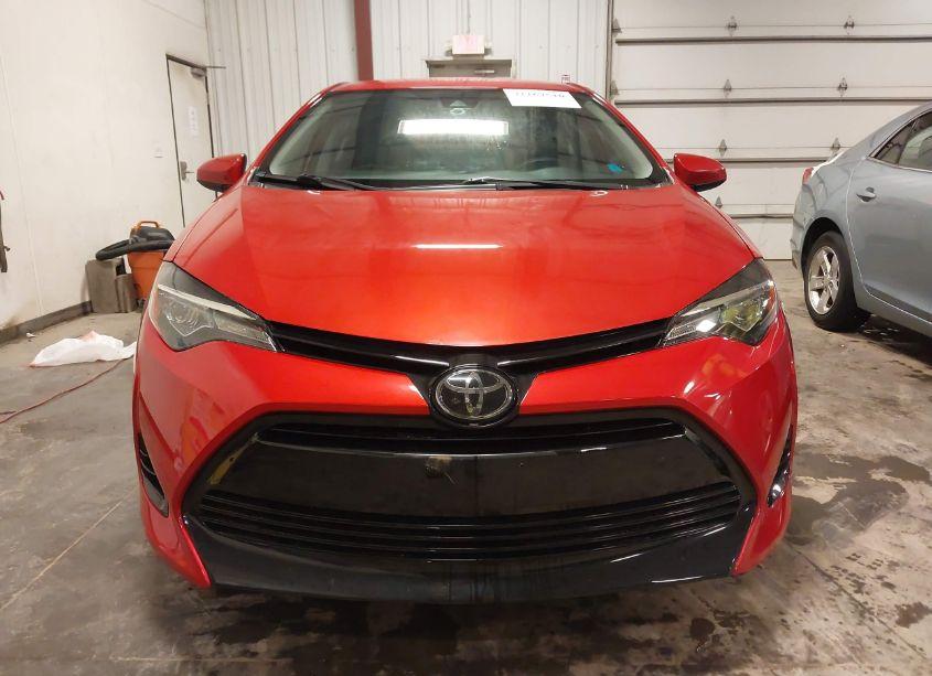 Photo 12 of 2018 Toyota Corolla LE (VIN 5YFBURHE4JP826973)