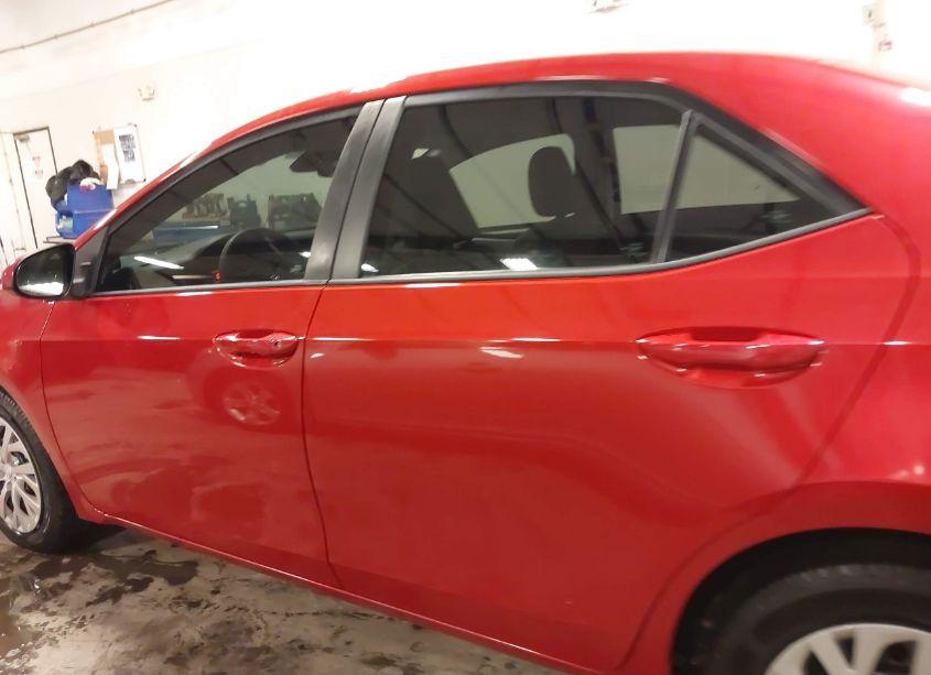 Photo 14 of 2018 Toyota Corolla LE (VIN 5YFBURHE4JP826973)