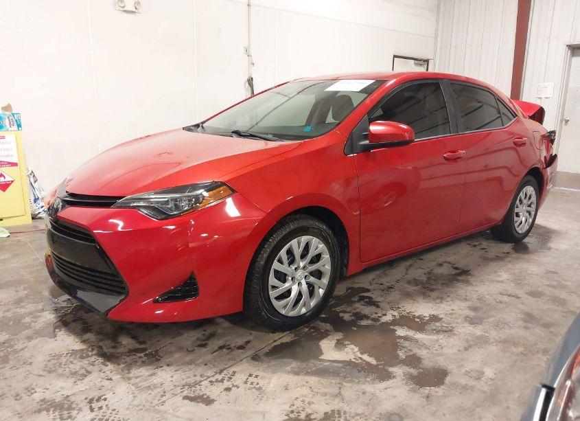 Photo 2 of 2018 Toyota Corolla LE (VIN 5YFBURHE4JP826973)