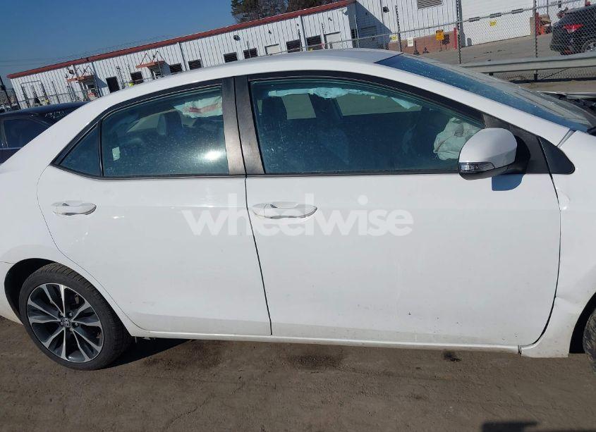 Photo 13 of 2018 Toyota Corolla SE (VIN 5YFBURHE4JP842011)