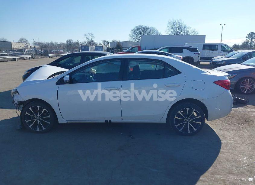 Photo 14 of 2018 Toyota Corolla SE (VIN 5YFBURHE4JP842011)