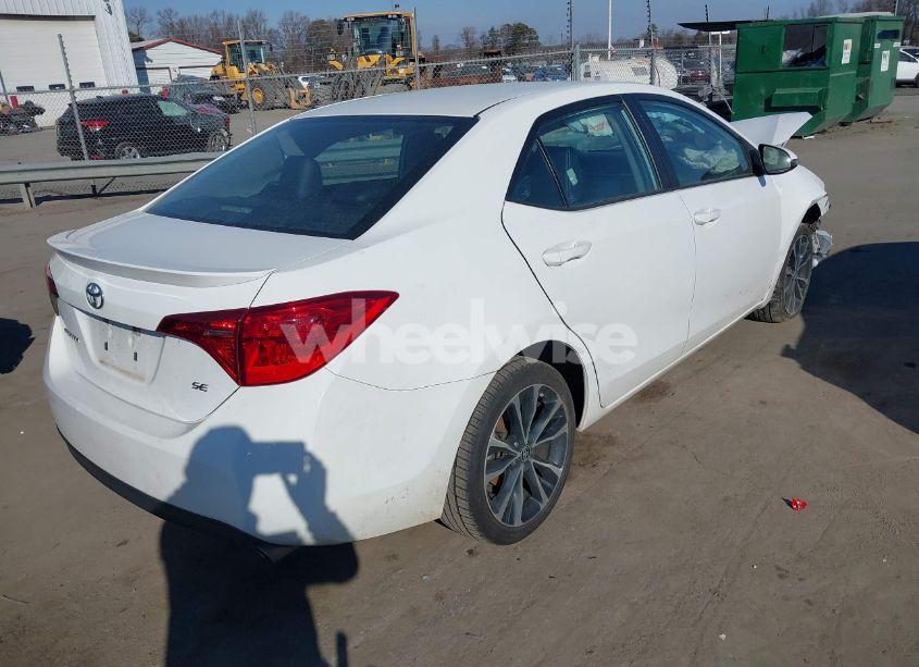 Photo 4 of 2018 Toyota Corolla SE (VIN 5YFBURHE4JP842011)