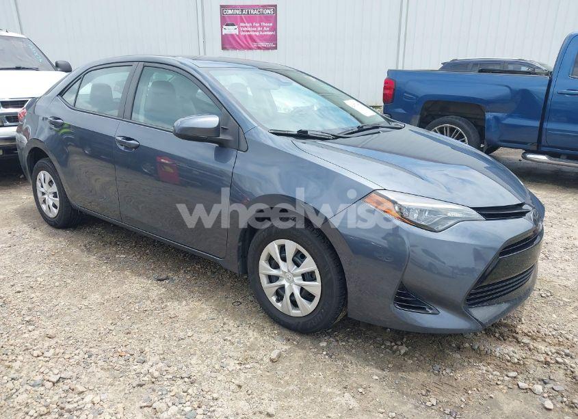 2018 Toyota Corolla L (VIN 5YFBURHE4JP845541) main photo