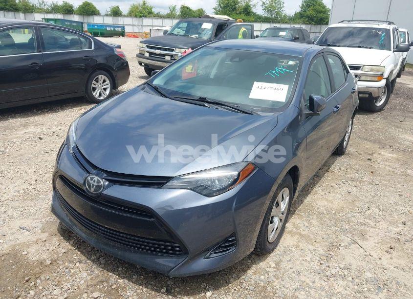 Photo 6 of 2018 Toyota Corolla L (VIN 5YFBURHE4JP845541)