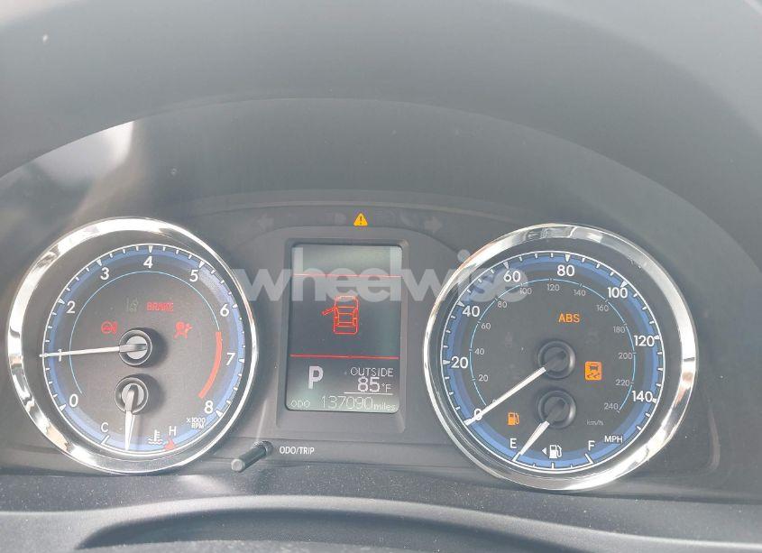 Photo 7 of 2018 Toyota Corolla L (VIN 5YFBURHE4JP845541)