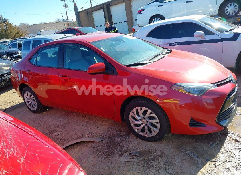 Photo 13 of 2018 Toyota Corolla LE (VIN 5YFBURHE4JP848200)