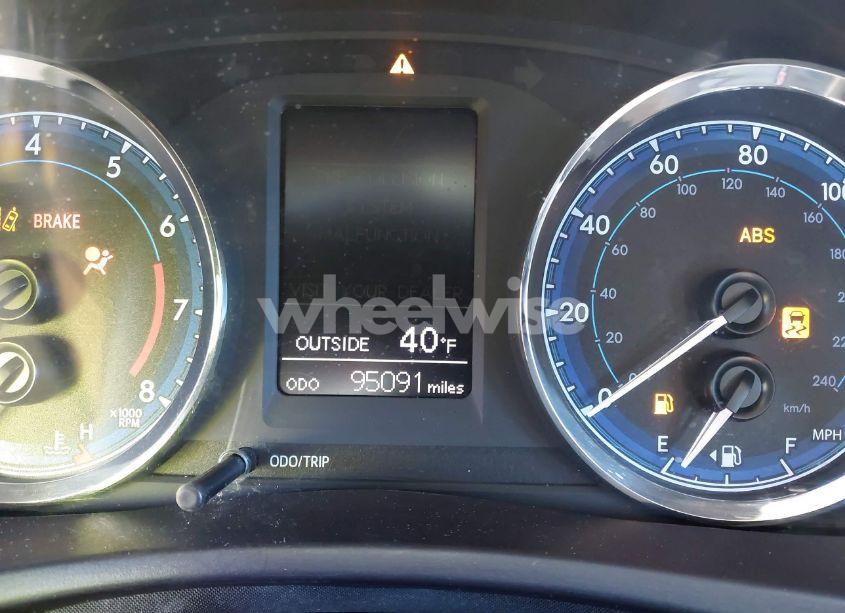 Photo 15 of 2018 Toyota Corolla LE (VIN 5YFBURHE4JP848200)