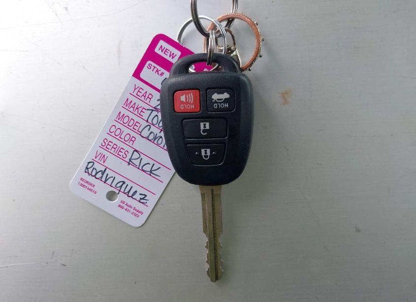 Photo 11 of 2018 Toyota Corolla SE (VIN 5YFBURHE4JP850450)