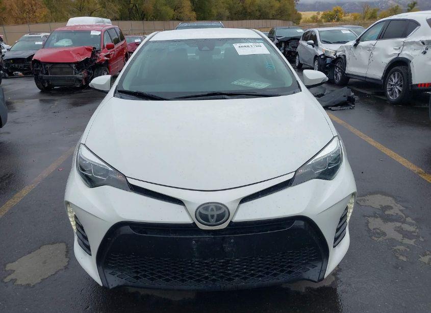 Photo 12 of 2018 Toyota Corolla SE (VIN 5YFBURHE4JP850450)