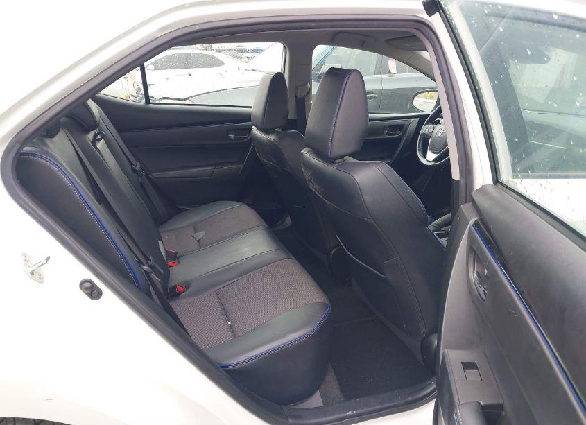 Photo 8 of 2018 Toyota Corolla SE (VIN 5YFBURHE4JP850450)