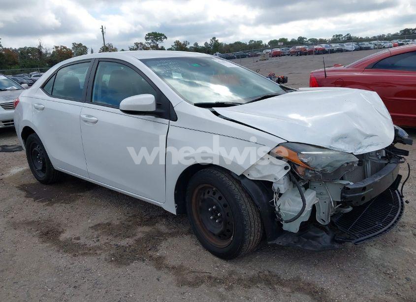 2019 Toyota Corolla LE (VIN 5YFBURHE4KP864169) main photo