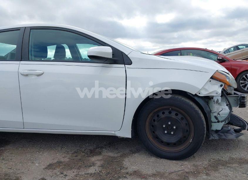 Photo 14 of 2019 Toyota Corolla LE (VIN 5YFBURHE4KP864169)