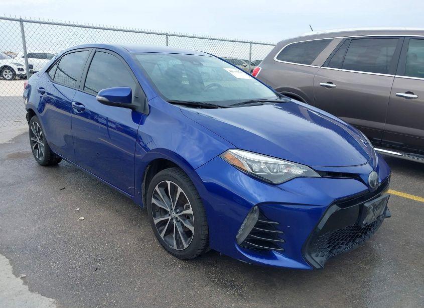 2019 Toyota Corolla SE (VIN 5YFBURHE4KP868139) main photo