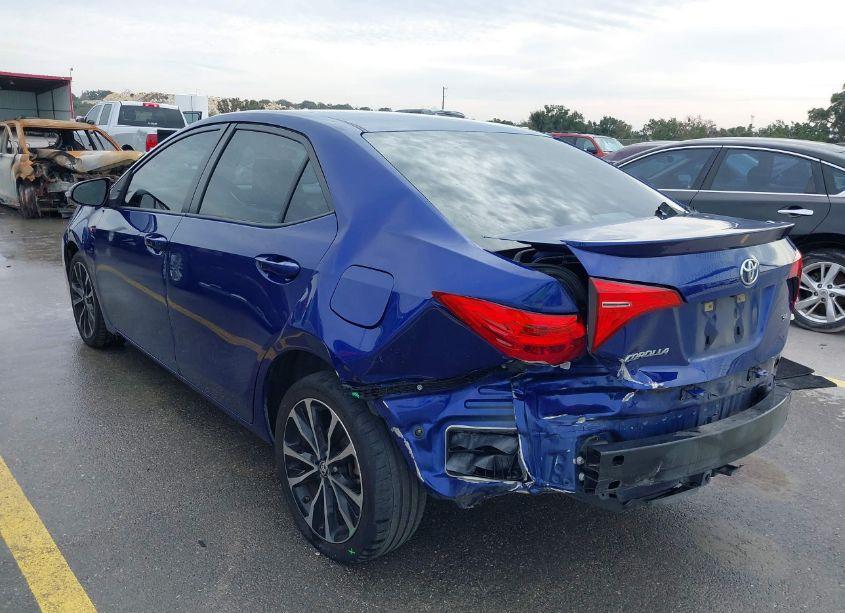 Photo 3 of 2019 Toyota Corolla SE (VIN 5YFBURHE4KP868139)