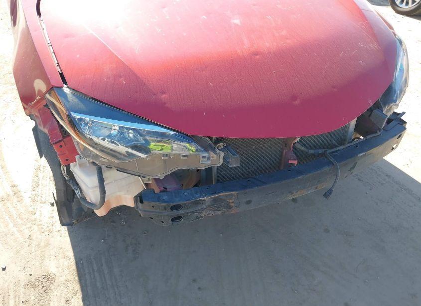 Photo 6 of 2019 Toyota Corolla LE (VIN 5YFBURHE4KP871185)