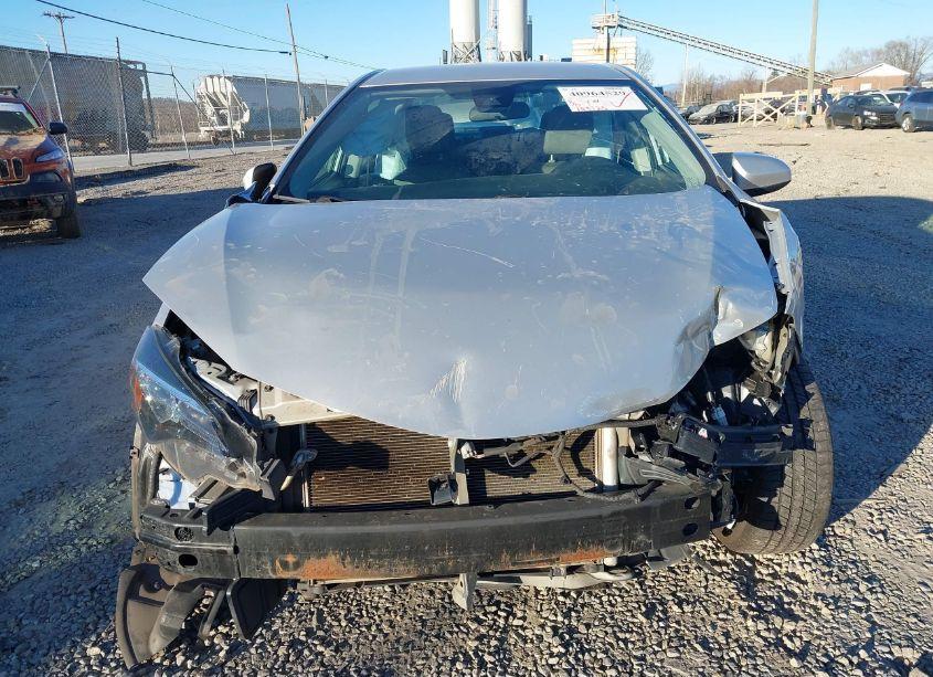 Photo 13 of 2019 Toyota Corolla LE (VIN 5YFBURHE4KP873759)