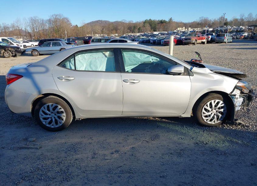 Photo 14 of 2019 Toyota Corolla LE (VIN 5YFBURHE4KP873759)