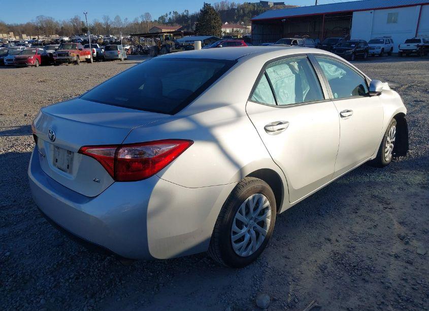 Photo 4 of 2019 Toyota Corolla LE (VIN 5YFBURHE4KP873759)