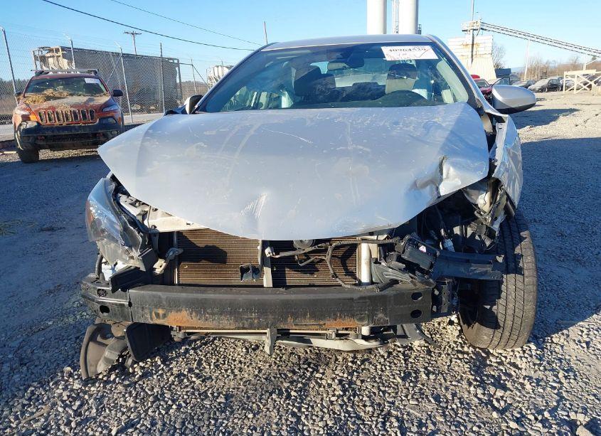 Photo 6 of 2019 Toyota Corolla LE (VIN 5YFBURHE4KP873759)