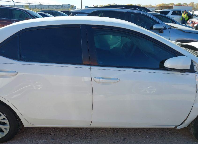 Photo 13 of 2019 Toyota Corolla LE (VIN 5YFBURHE4KP882073)