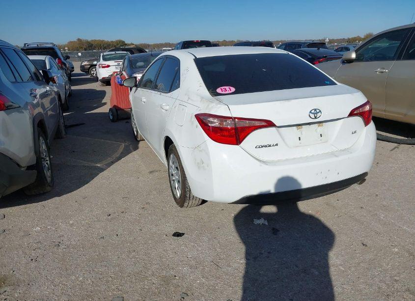 Photo 3 of 2019 Toyota Corolla LE (VIN 5YFBURHE4KP882073)