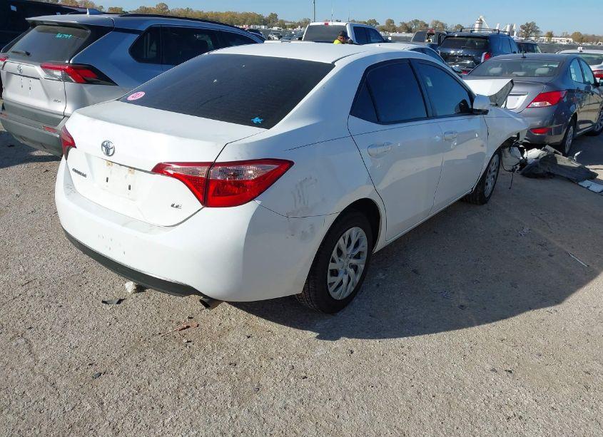 Photo 4 of 2019 Toyota Corolla LE (VIN 5YFBURHE4KP882073)