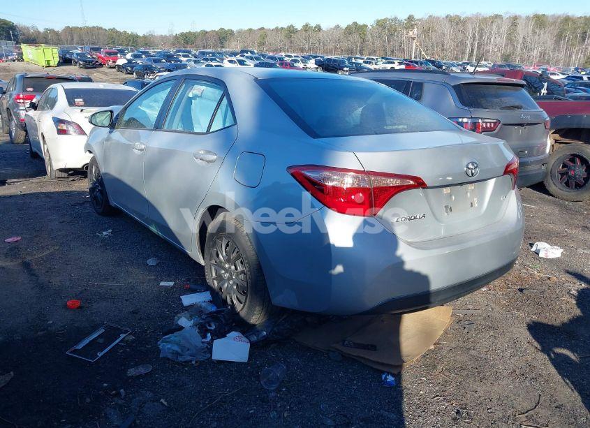 Photo 3 of 2019 Toyota Corolla LE (VIN 5YFBURHE4KP906890)