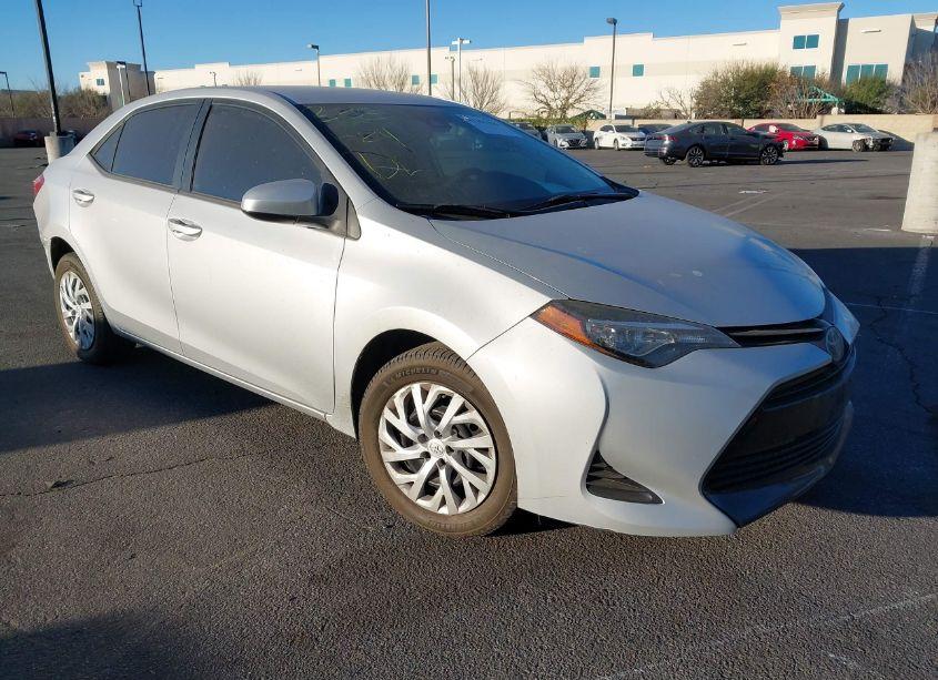 2019 Toyota Corolla LE (VIN 5YFBURHE4KP912012) main photo