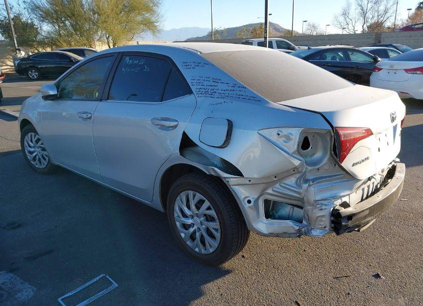 Photo 3 of 2019 Toyota Corolla LE (VIN 5YFBURHE4KP912012)