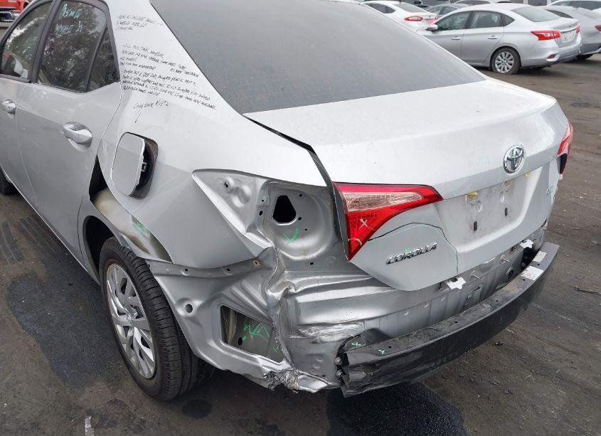 Photo 6 of 2019 Toyota Corolla LE (VIN 5YFBURHE4KP912012)