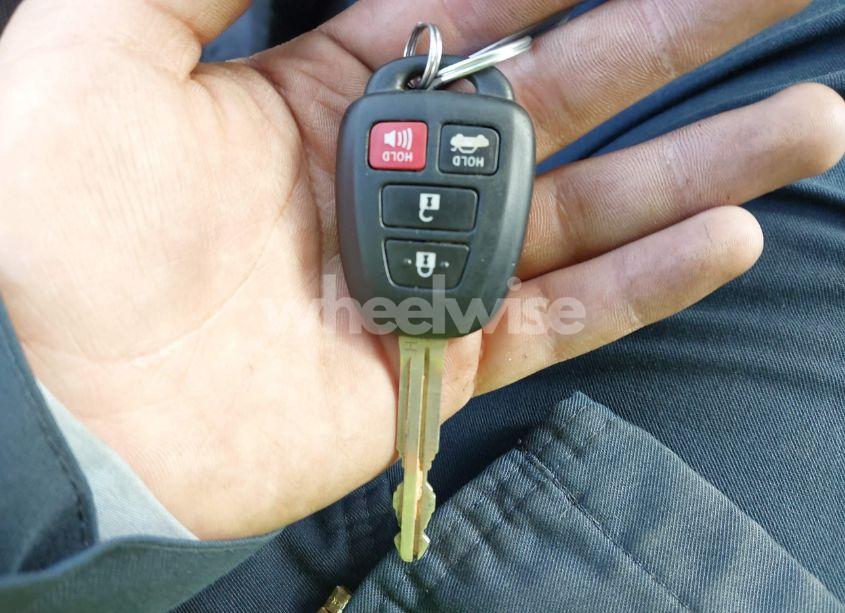 Photo 11 of 2019 Toyota Corolla LE (VIN 5YFBURHE4KP928789)