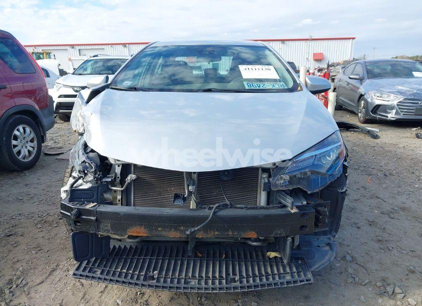Photo 13 of 2019 Toyota Corolla LE (VIN 5YFBURHE4KP928789)