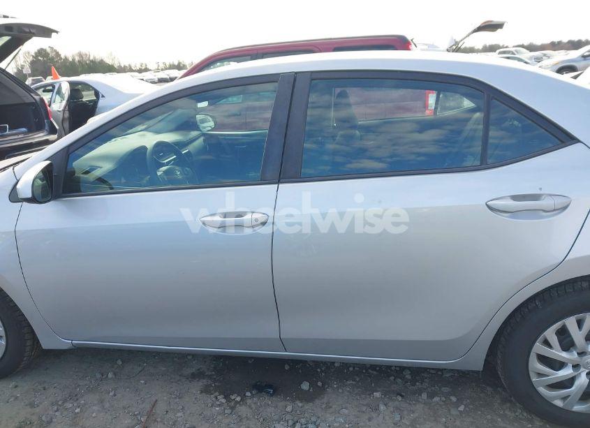 Photo 15 of 2019 Toyota Corolla LE (VIN 5YFBURHE4KP928789)