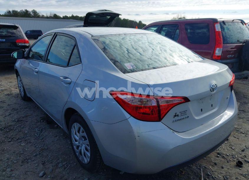 Photo 3 of 2019 Toyota Corolla LE (VIN 5YFBURHE4KP928789)