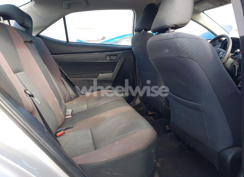 Photo 8 of 2019 Toyota Corolla LE (VIN 5YFBURHE4KP928789)