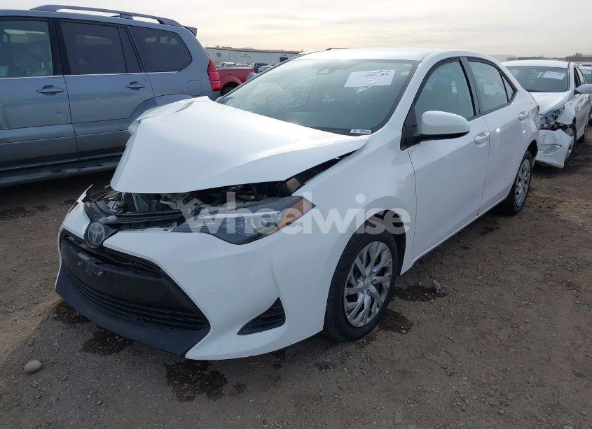 Photo 2 of 2019 Toyota Corolla LE (VIN 5YFBURHE4KP933068)