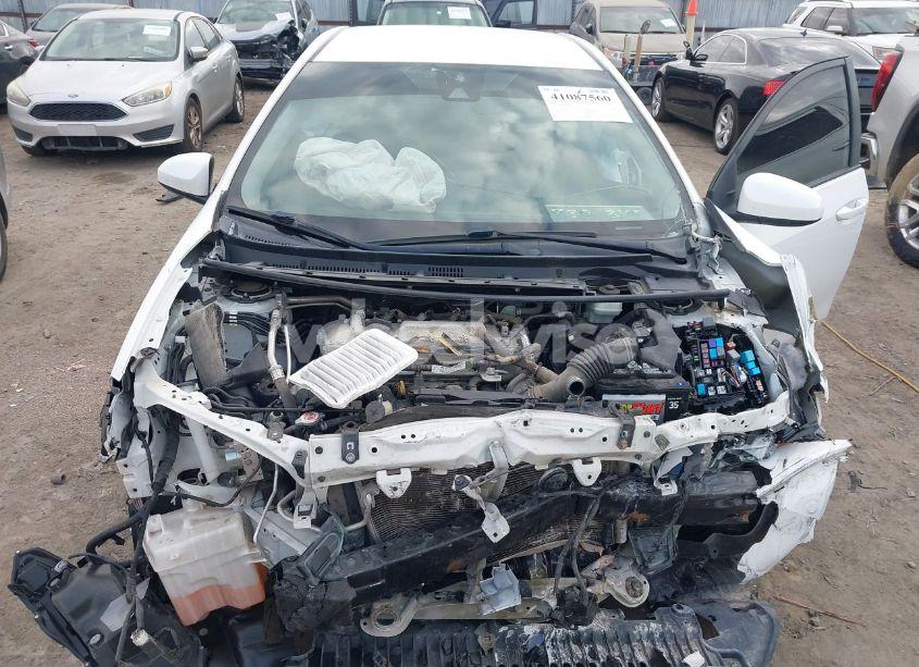 Photo 10 of 2019 Toyota Corolla LE (VIN 5YFBURHE4KP938805)