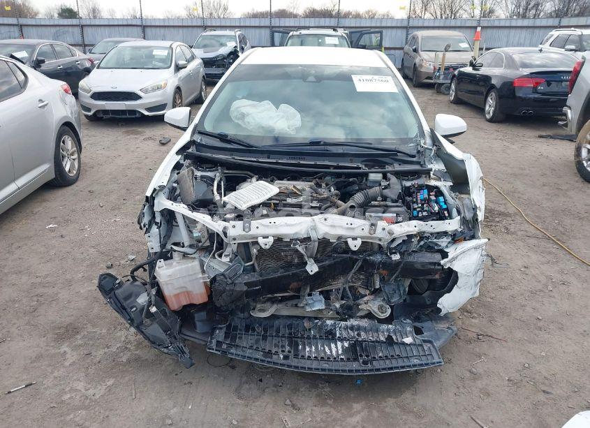 Photo 12 of 2019 Toyota Corolla LE (VIN 5YFBURHE4KP938805)