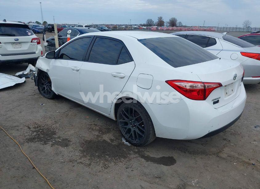 Photo 3 of 2019 Toyota Corolla LE (VIN 5YFBURHE4KP938805)
