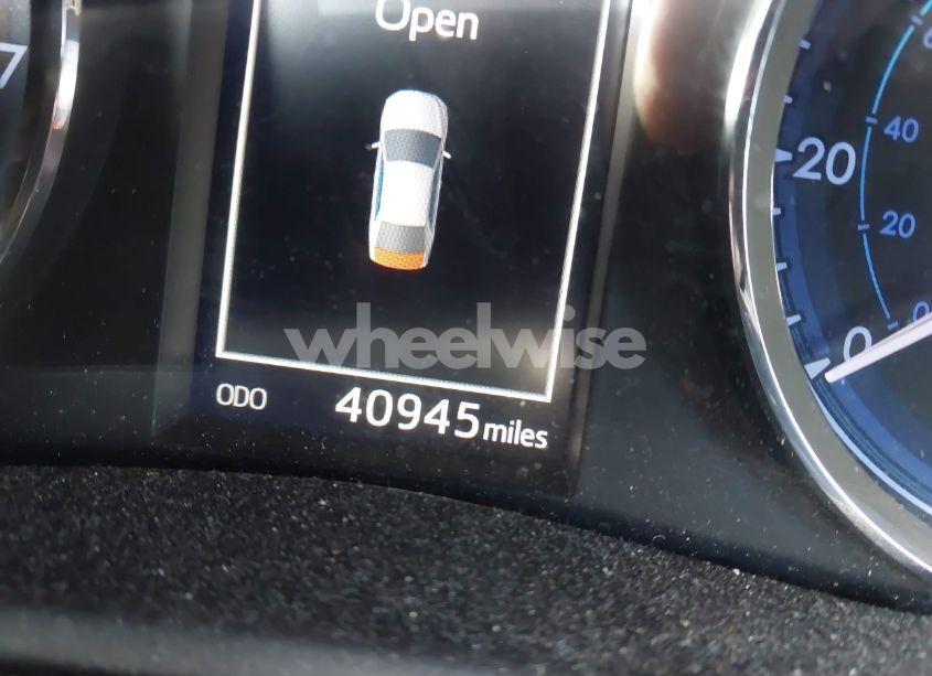 Photo 16 of 2019 Toyota Corolla SE (VIN 5YFBURHE4KP942336)